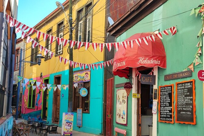 2 Hour Walking Tour in Valparaiso - Reina Victoria and Paseo Dimalow