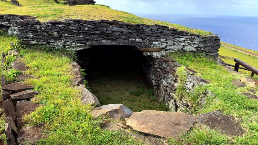 Ahu Vinapu, Rano Kao and Orongo City Half-Day Tour - Who will enjoy this tour most