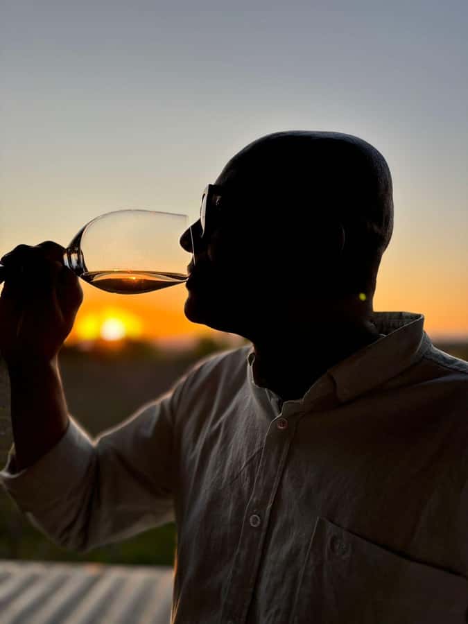 Alyan Family sunset winery - Spanish guidance and accessibility