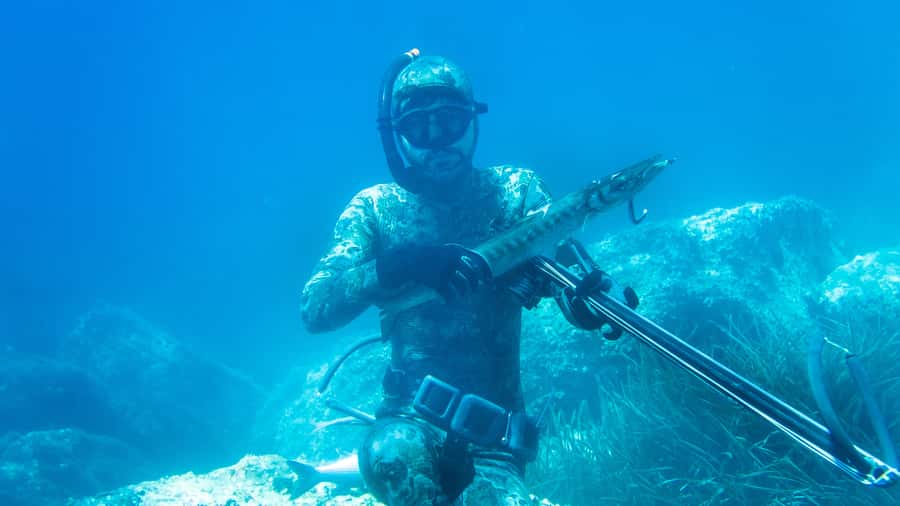 Ancestral fishing: Fishing with an experienced Rapa Nui - What happens if you catch a fish