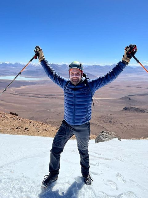 ASCENT TO VOLCANO CERRO TOCO OF 5604masl - The 8:00 a.m. departure from San Pedro de Atacama