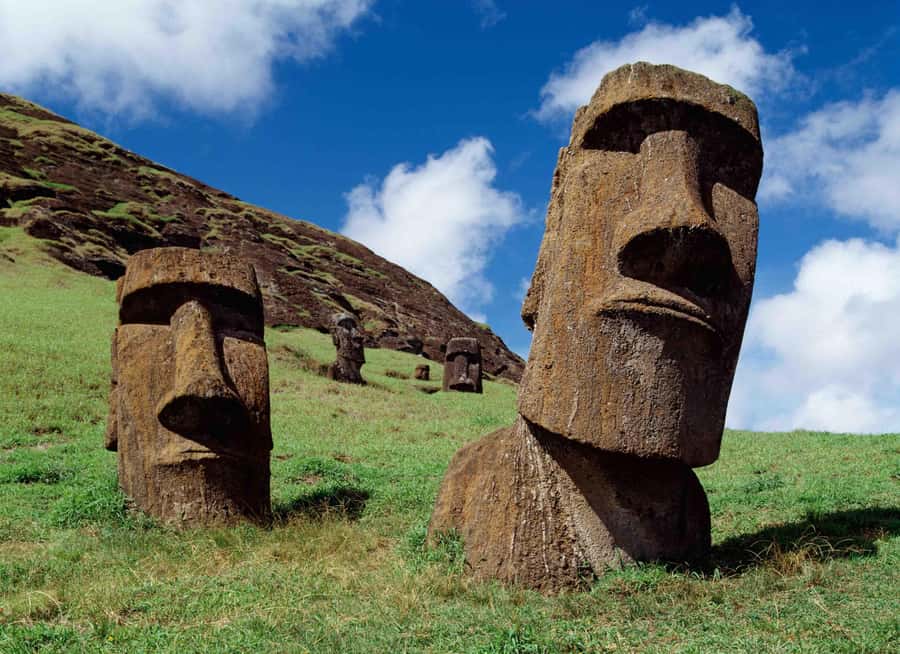 Easter Island: 2 Full Days Private Tour - Meeting the moai along the south coast