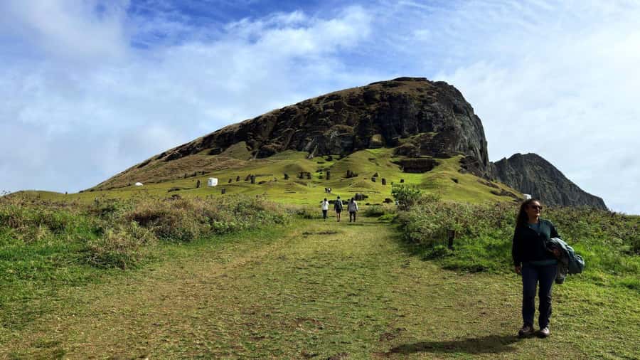 Easter Island: Full-Day Tour to Anakena - Caves, Poike, and Ovahe add variety to the coast