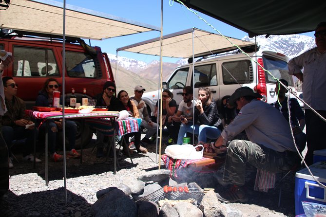 Embalse el Yeso and Termas del Plomo in semi-private 4x4 - Why the four-person limit matters