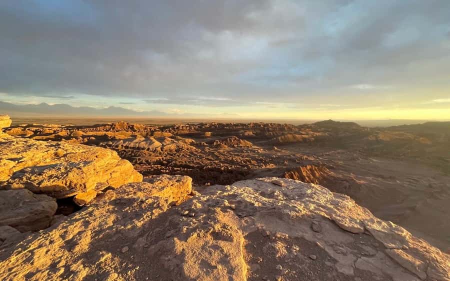 Explore Moon Valley with Sunset, Snacks and Refreshments - Who should book this Moon Valley outing?