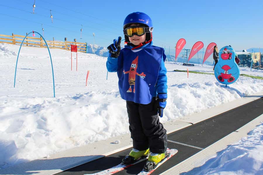 Farellones Park Tour: Snow Adventures - The guide and bus experience