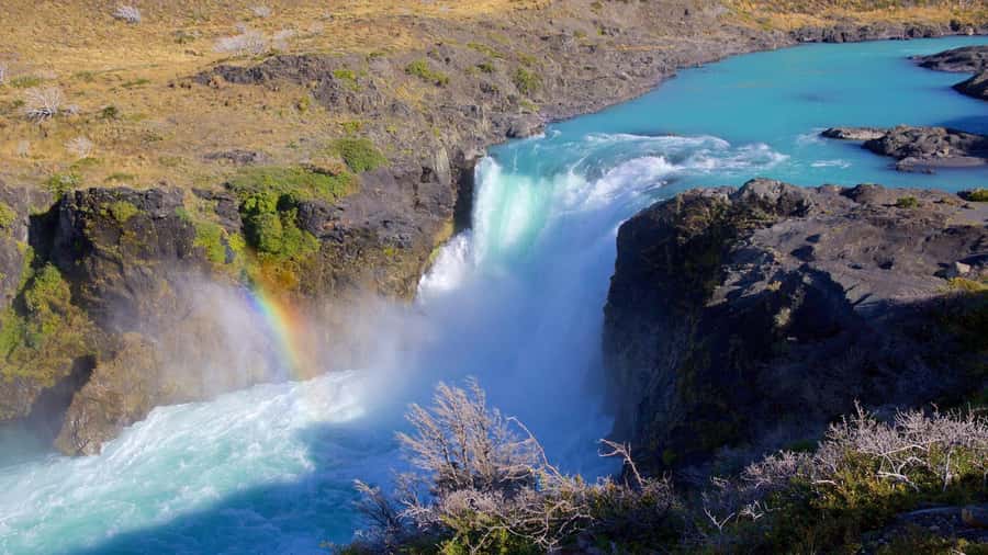 From El Calafate: Torres del Paine Full Day Tour - Lago Sarmiento and the first mountain views