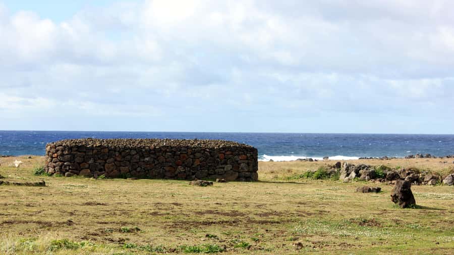From Hanga Roa: Easter Island Sightseeing Full Day Tour - Lunch, beaches, and what the schedule may not tell you