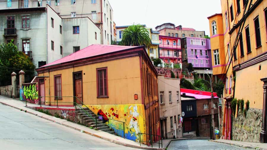 From Santiago: Valparaiso and Viña del Mar Day Tour - Why Valparaiso deserves the long ride from Santiago