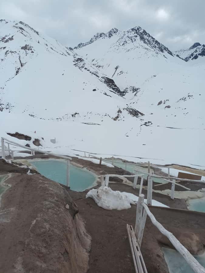 Full-Day Embalse del Yeso & Hot Springs Tour from Santiago - The guides make the private format worthwhile