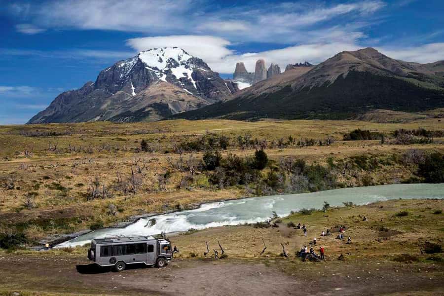 Full-day excursion to Torres del Paine National Park - Cerro Almirante Nieto, Cuernos, and Laguna Amarga