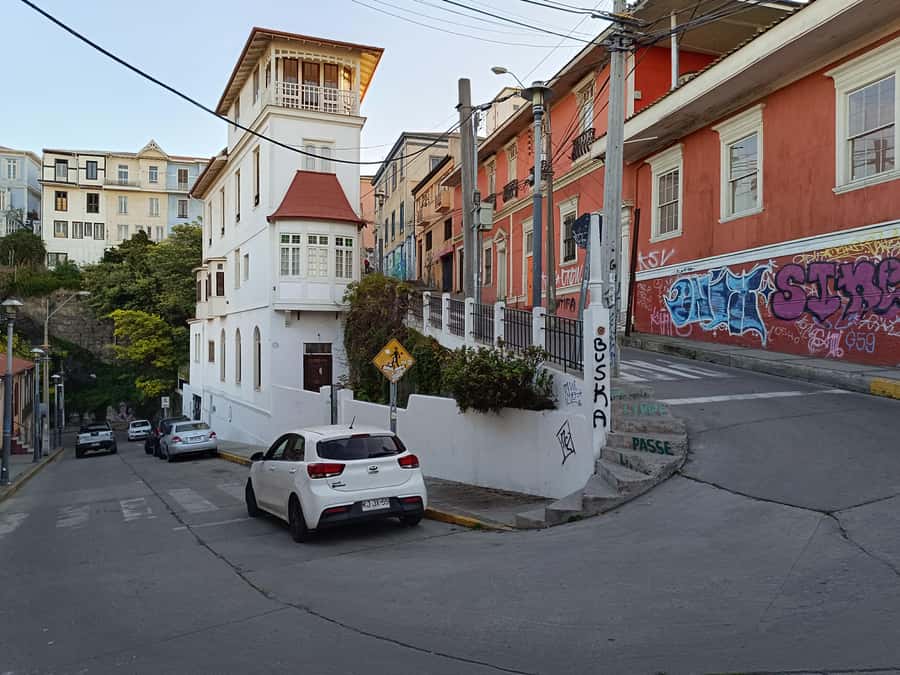 Historic Valparaíso: Private tour by vehicle - Starting above the port on Valparaíso’s hills