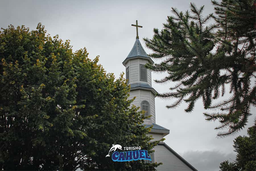 Inner Coast of Chiloé: Road and Sea. - Why this road-and-sea route works