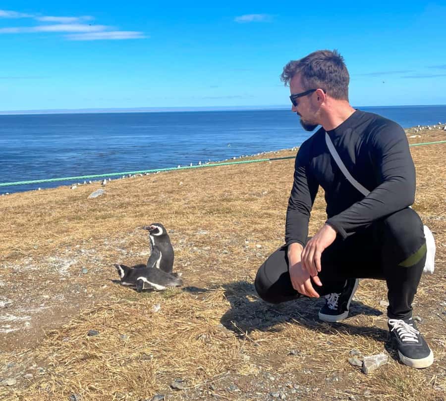 Magdalena Island: Walk with the penguins - The 1902 lighthouse at the end of the route