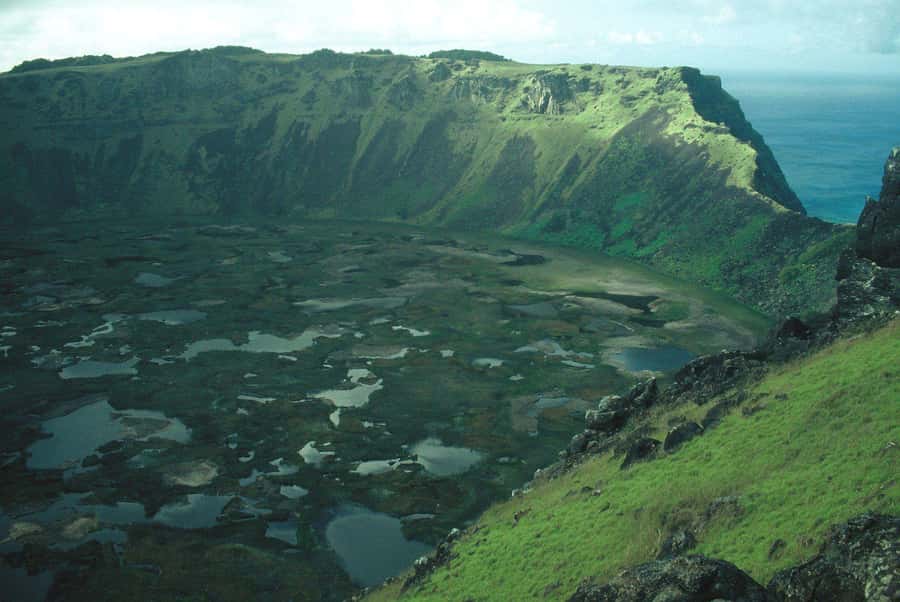Orongo: The mythical city of kings - Ahu Vinapu and the quieter side of Rapa Nui
