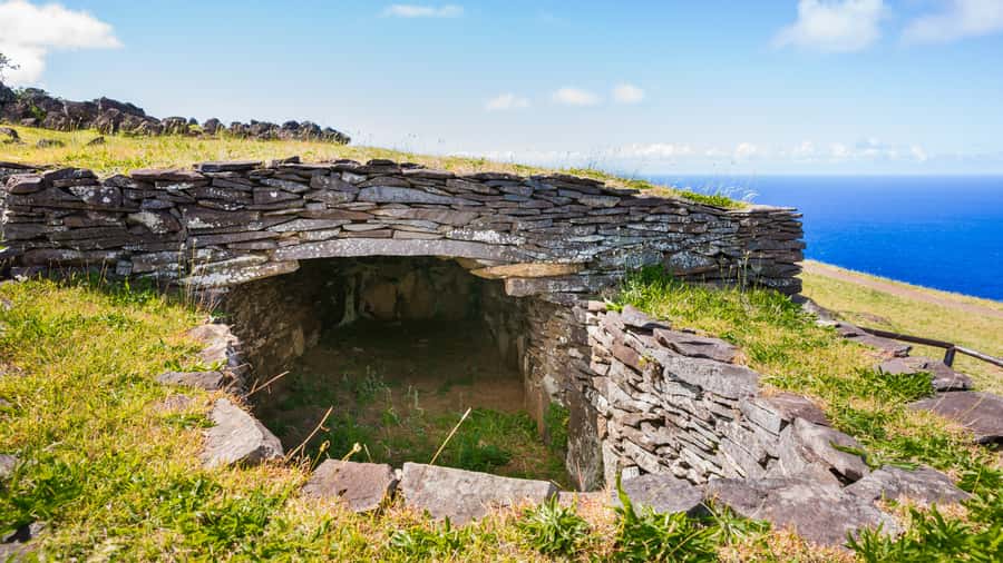 Orongo: The mythical city of kings - Rano Kau: a volcanic beginning