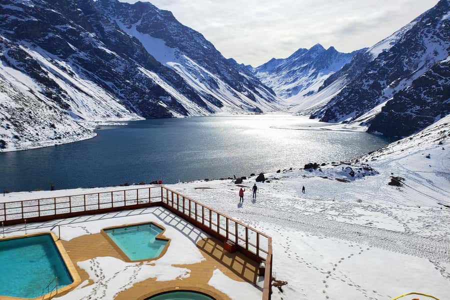 Portillo & Laguna del Inca with Lunch at the Hotel Portillo - Laguna del Inca and the blue water below the snow