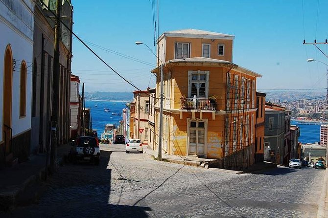 Private Santiago Hotel or Airport Arrival Transfer to Viña del Mar or Valparaiso - Luggage, language, and comfort