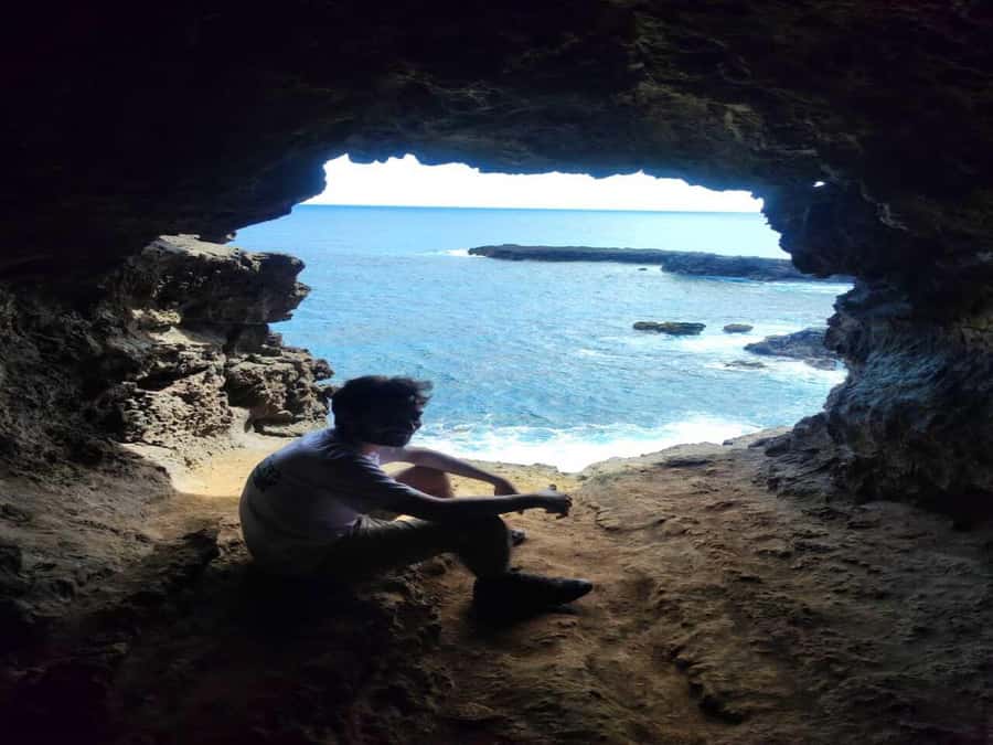 Private Tour: The Underground World of Rapa Nui Caves - Ana Kakenga, a lava tube with a dramatic start