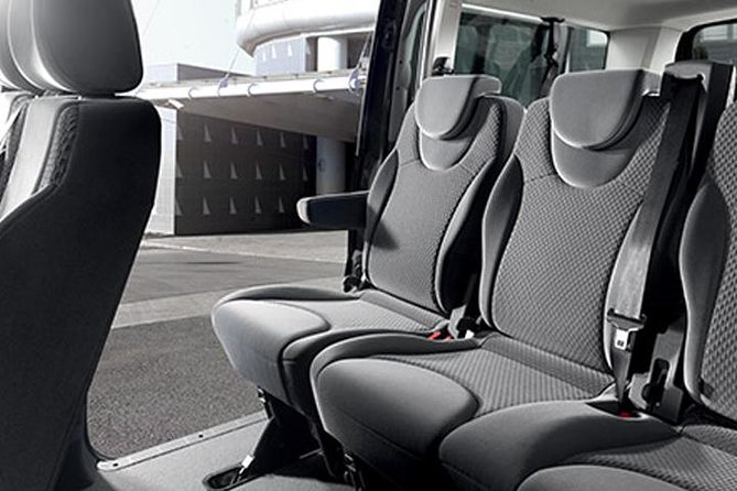 Private Transfer from Santiago Airport to Santiago - What happens from the terminal exit to your hotel