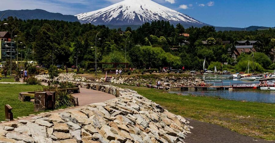 Pucón and Villarrica: Guided Tour with Hotel Pickup - Grande Beach and La Poza