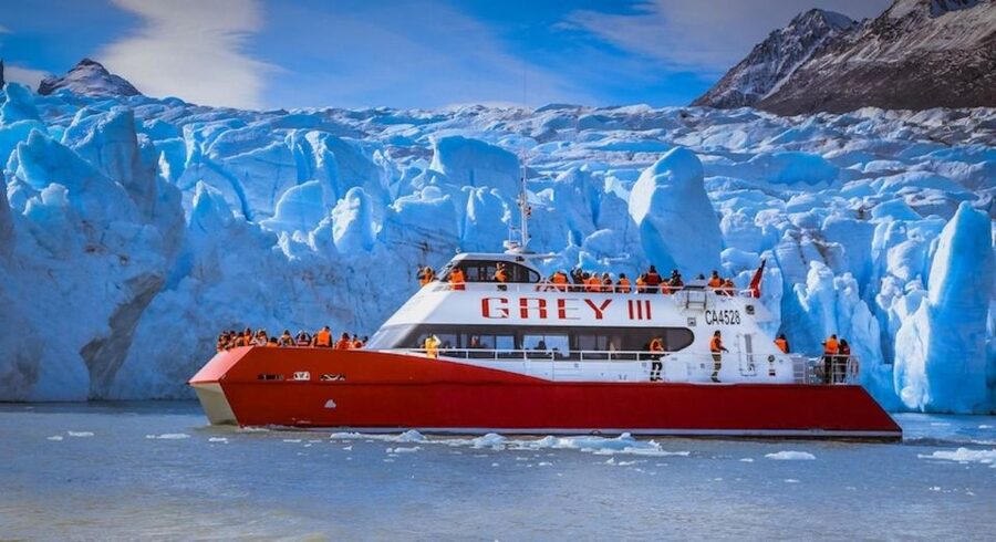 Puerto Natales: Grey Glacier Navigation w/ Transport - Walking along Lake Grey to the catamaran