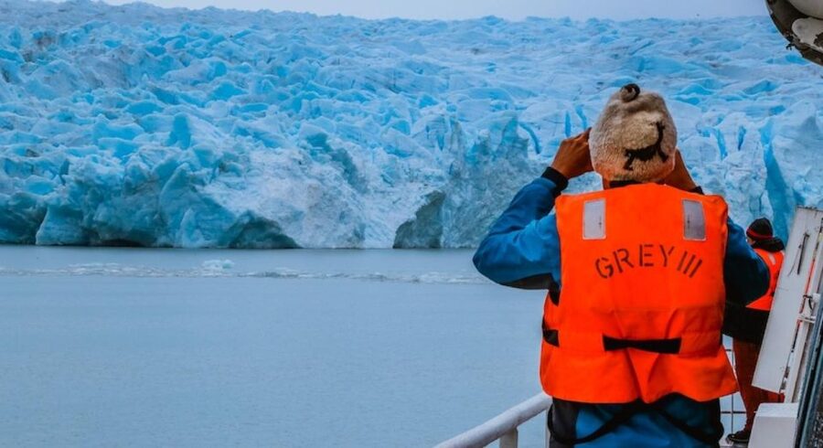 Puerto Natales: Grey Glacier Navigation w/ Transport - A pisco sour with glacier ice