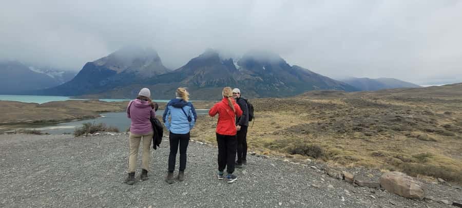 Puerto Natales: Torres del Paine Full Day Tour - Lunch in the park: plan ahead