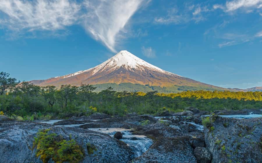 Puerto Varas: Osorno Volcano Day Trip by Air-conditioned Van - From Puerto Varas to rural Ensenada