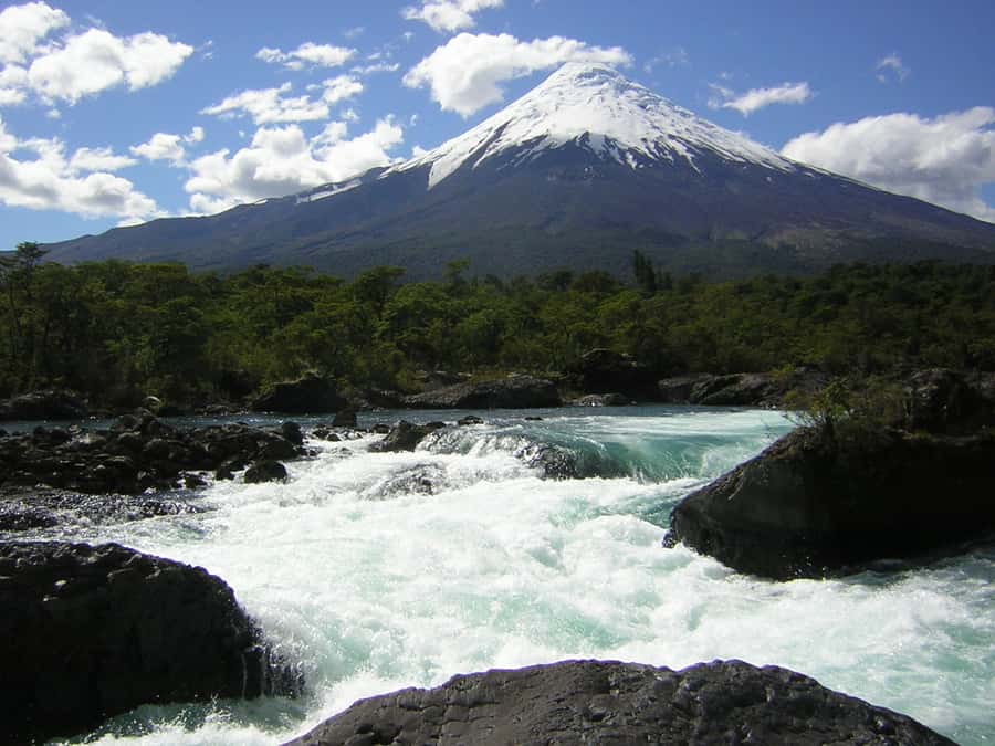 Puerto Varas: Osorno Volcano, Petrohue Falls Full-day Trip - Why this day trip works so well