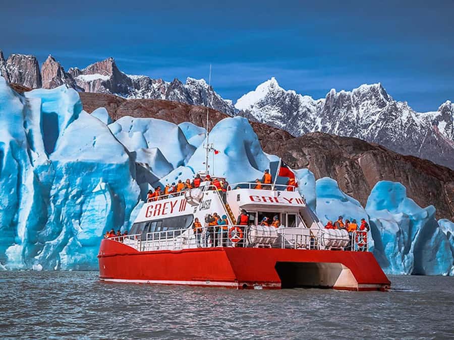 Punta Arenas: Torres del Paine & Grey Glacier Full-Day Boat - Grey Lake and the approach to Grey Glacier