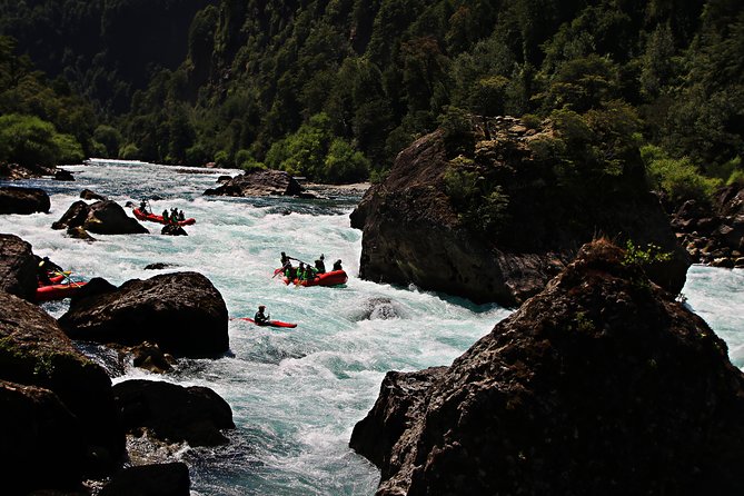 Rafting Puente a Macal - Futaleufu River - From Puente a Puente into the Futaleufú
