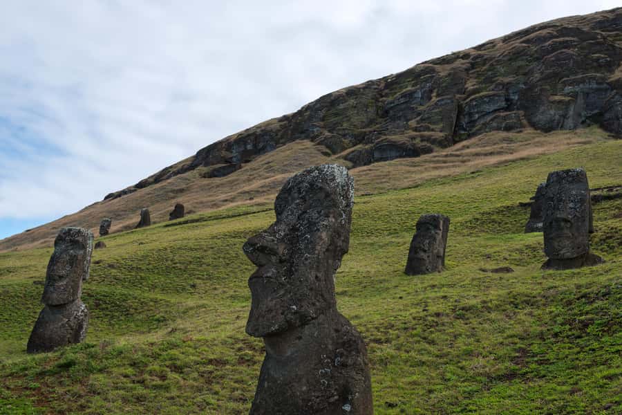 Rapa Nui Highlights Program: 3 incredible tours to discover! - Guides, group size, and communication