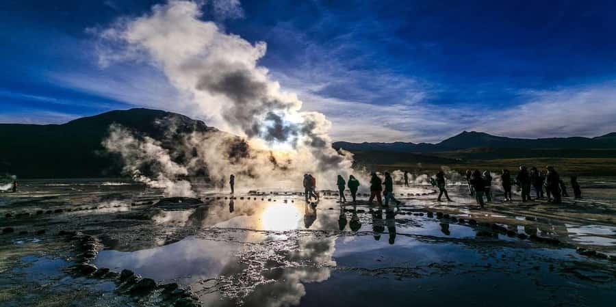 San Pedro de Atacama: El Tatio Geyser Field and Wetlands - Breakfast outdoors in the high Altiplano