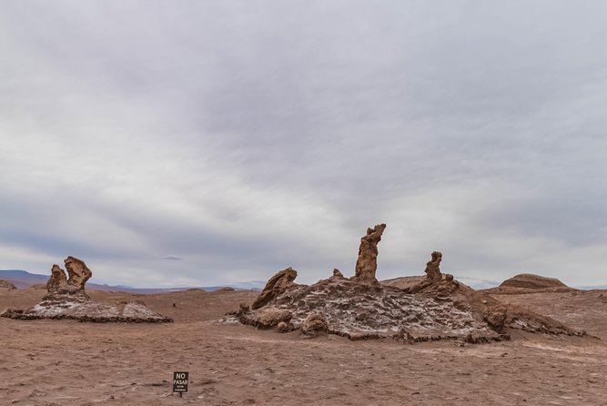 San Pedro de Atacama: Half day Valle de la Luna, Afternoon Tour - Salt caverns, folded rock, and the first walks