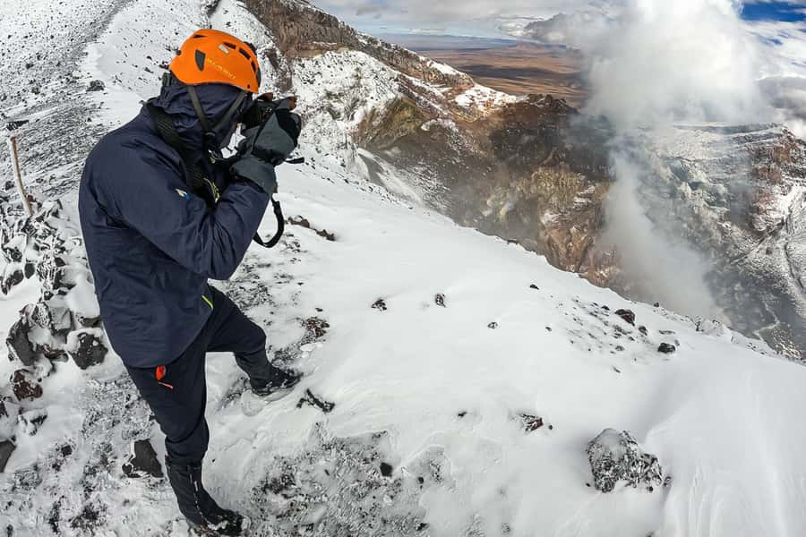 San Pedro de Atacama: Láscar Volcano Summit Hiking Day Trip - Why Láscar is a serious day in the Andes