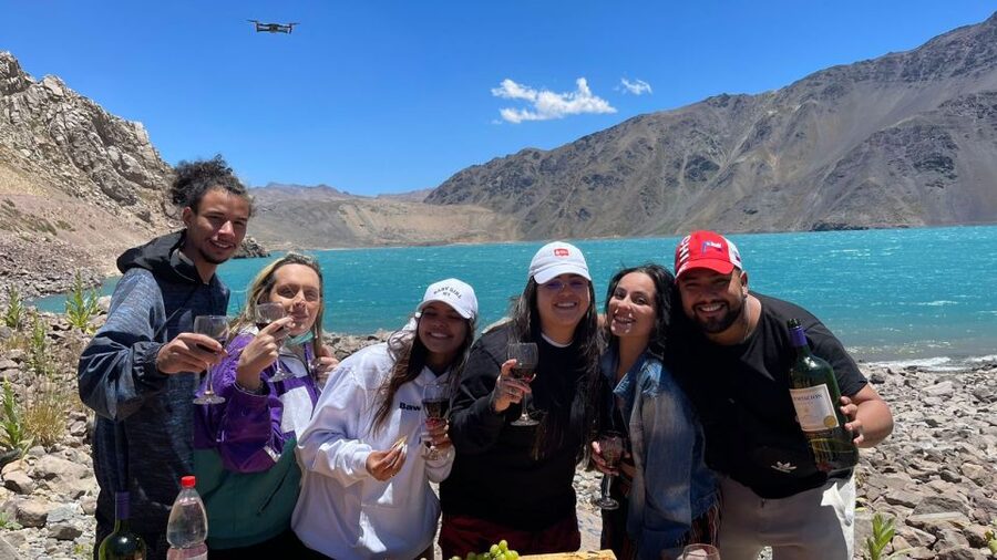 Santiago: Cajon del Maipo, Termas Colinas & Embalse El Yeso - Guides, language, and group atmosphere