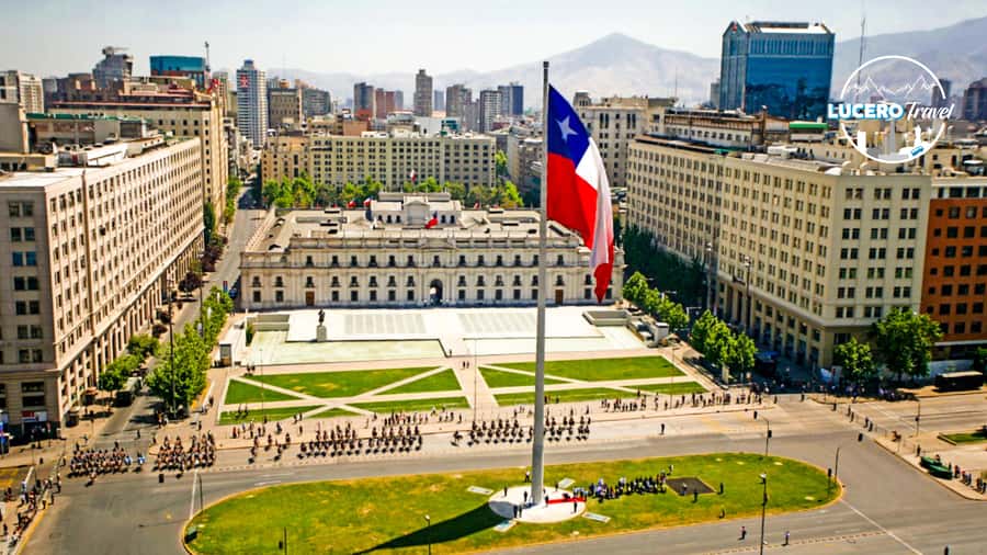 Santiago: City Highlights Walking Tour - Santiago in one compact morning or afternoon