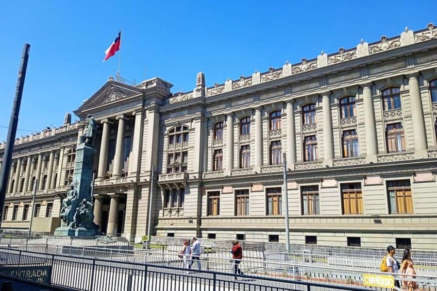 Santiago de Chile: Half-Day City Tour with Local Cuisine - Bellavista, food, and the optional restaurant stop