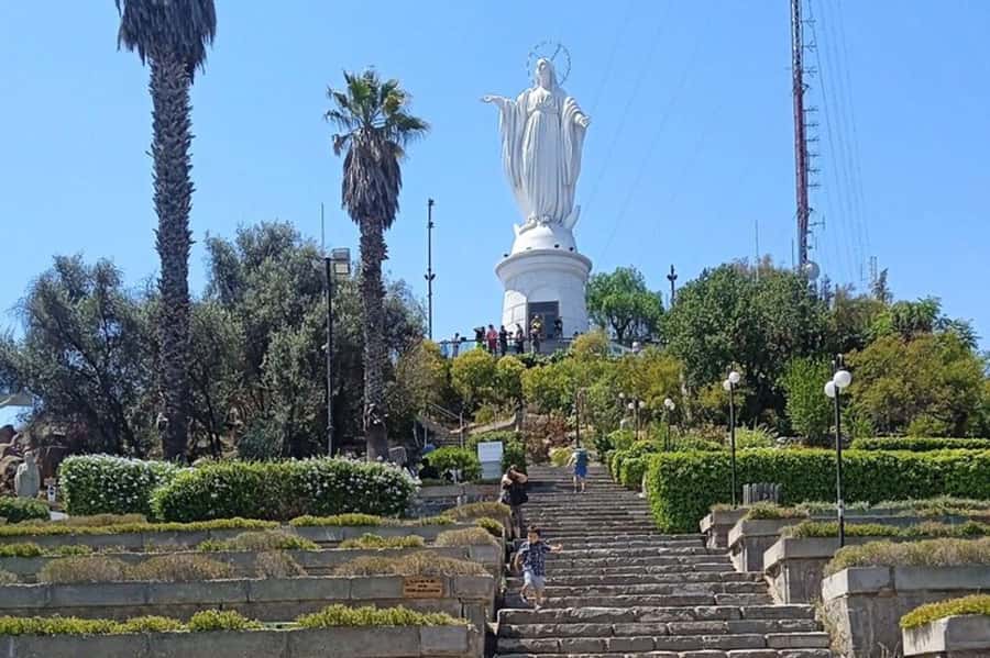 Santiago de Chile: Half-Day City Tour with Local Cuisine - Bicentennial Park and the Sculptures Park