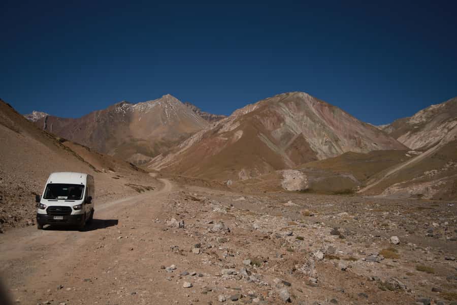 Santiago: Full day Embalse del Yeso, Casa de Chocolate, picnic & Hot Springs - Embalse del Yeso and the mountain views