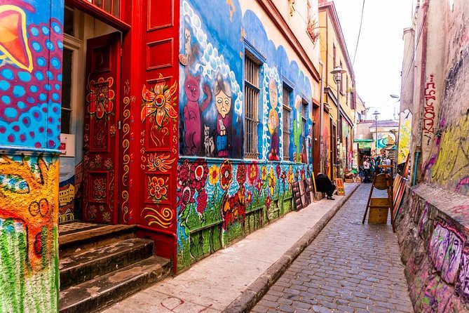 Santiago: Full day tour to Valparaiso and Viña del Mar city - Reñaca Beach, lunch, and the main choice of the day