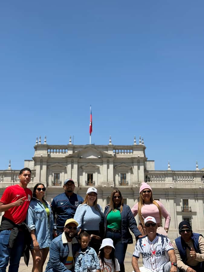 Santiago: Guided City Tour through the historic center of Santiago - Santiago Metropolitan Cathedral gives the center its grandest interior