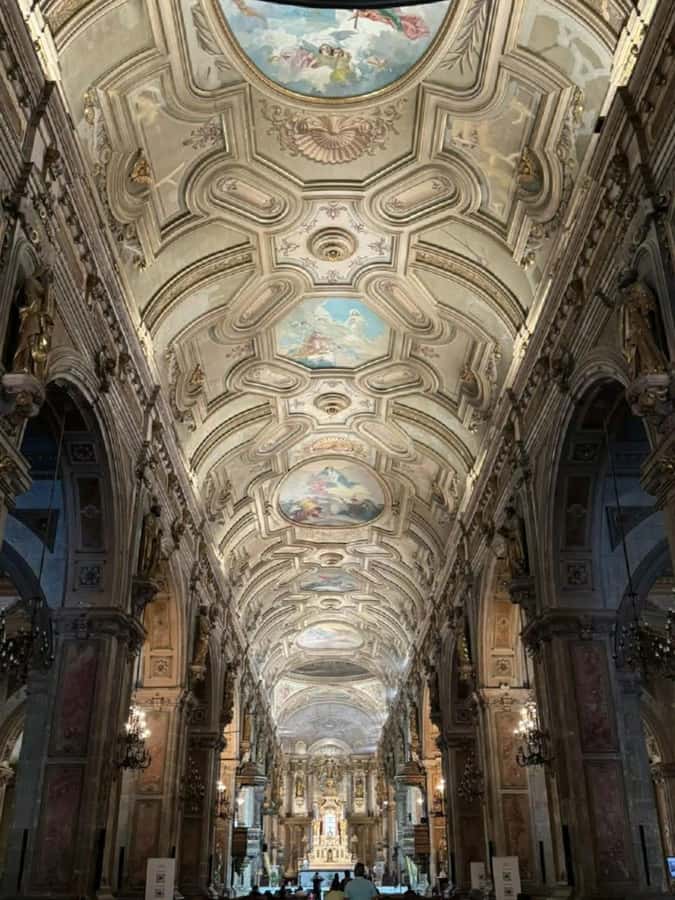 Santiago: Guided City Tour through the historic center of Santiago - Is $25 good value for this Santiago walk?
