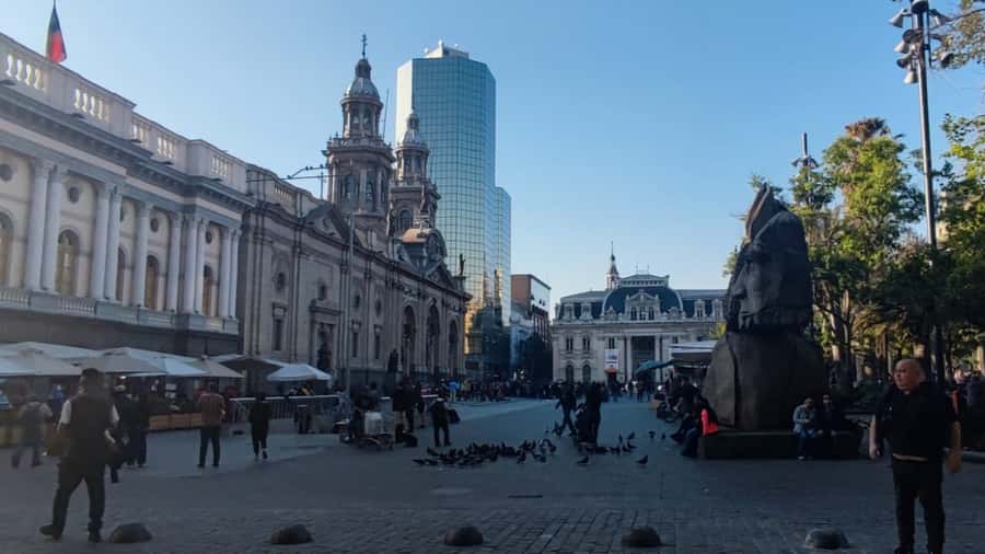 Santiago: Highlights Private City Tour - La Moneda and Chile’s difficult recent past