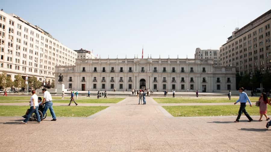 Santiago: Highlights Private City Tour - Languages, guides, and the feel of the tour