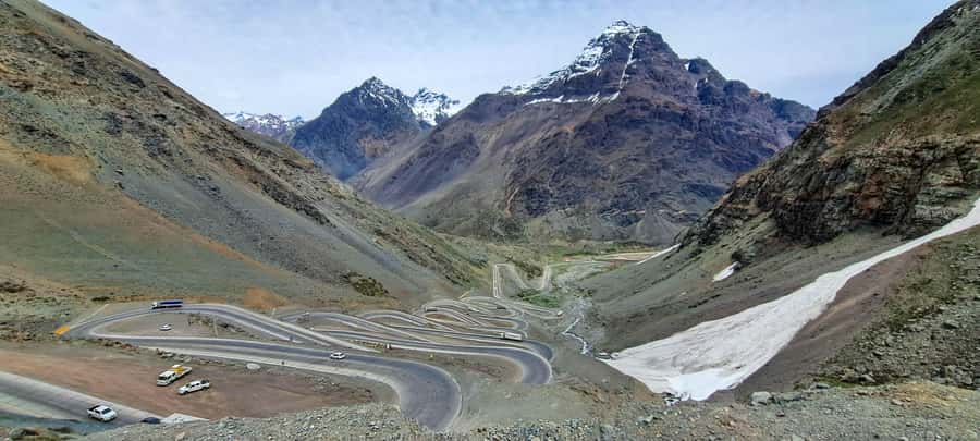 Santiago: Inca Lagoon Tour with Local Vineyard and Tasting - Who should book this Andes day?
