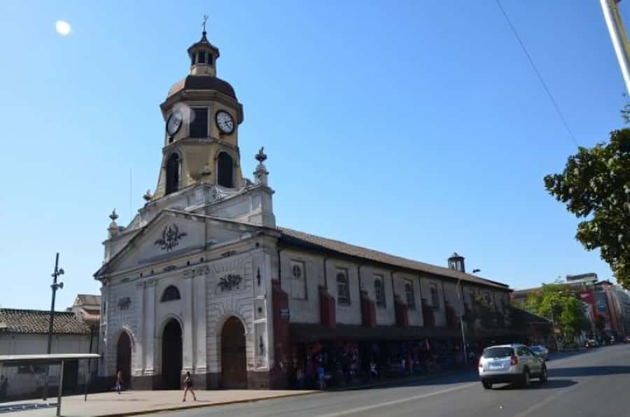 Santiago : Must-See Sites Walking Tour With A Guide - Timing, language, and walking comfort