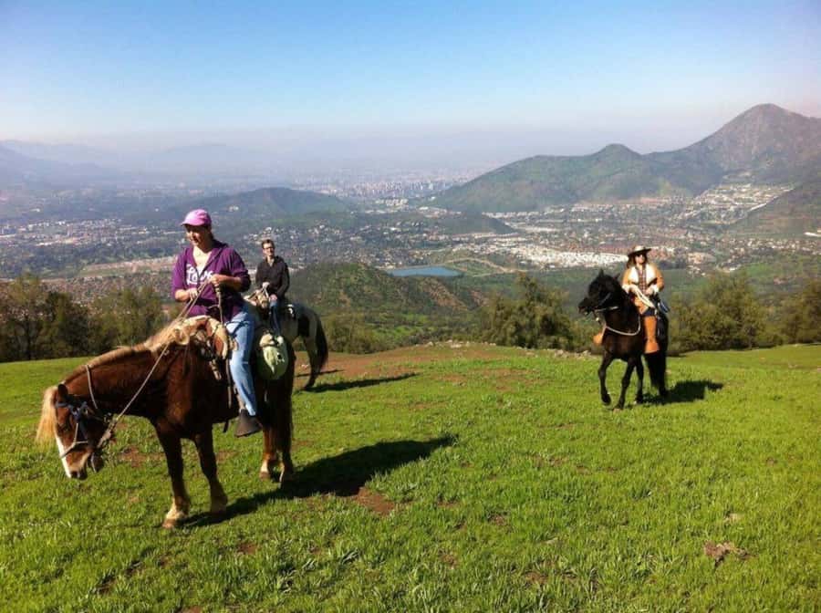 Santiago: Private Andes Foothills Horseback Riding. Half day - Practical advice for a smoother morning