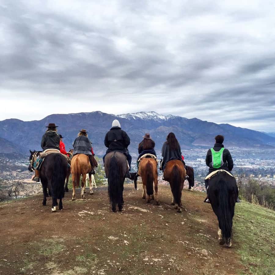 Santiago: Private Andes Foothills Horseback Riding. Half day - From Santiago traffic to the Andean foothills